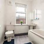 Appartamento Modern Cosy 2 Bed In - 1 Min From St Hospital And 6 Mins To Centre, Free Parking, Wi-fi