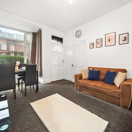 Modern 2 Bed In Cozy - Near St And Centre, Free Parking Apartment Leeds (West Yorkshire)