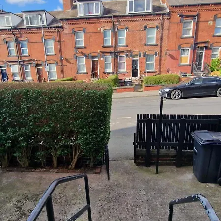 Modern Cosy 2 Bed In - 1 Min From St Hospital And 6 Mins To Centre, Free Parking, Wi-fi Appartamento Leeds (West Yorkshire)