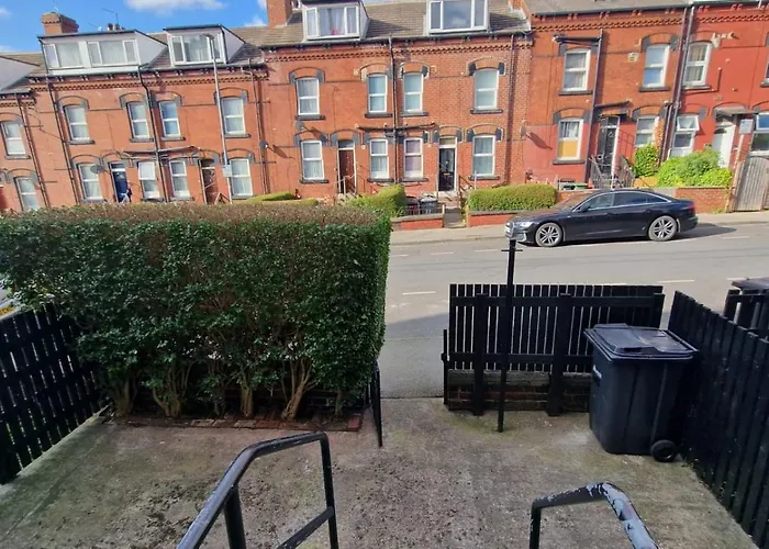 Modern Cosy 2 Bed Room Home In Leeds - 1 Min From St James Hospital And 6 Mins To Leeds City Centre, Free Parking, Wi-Fi Apartment Leeds (West Yorkshire)