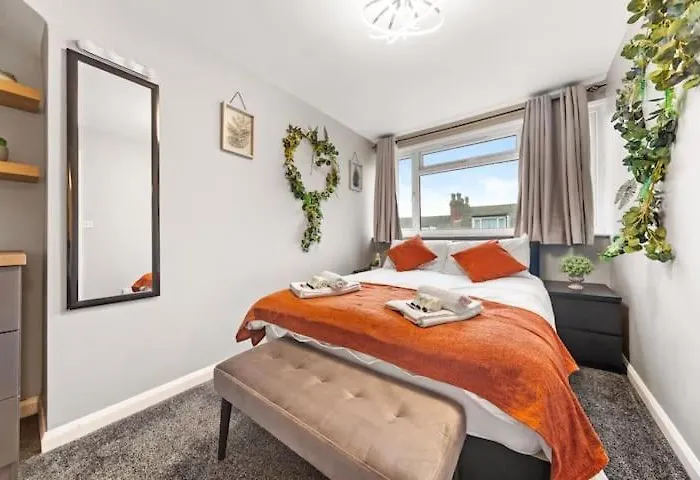 Modern Cosy 2 Bed Room Home In Leeds - 1 Min From St James Hospital And 6 Mins To Leeds City Centre, Free Parking, Wi-Fi Лідс